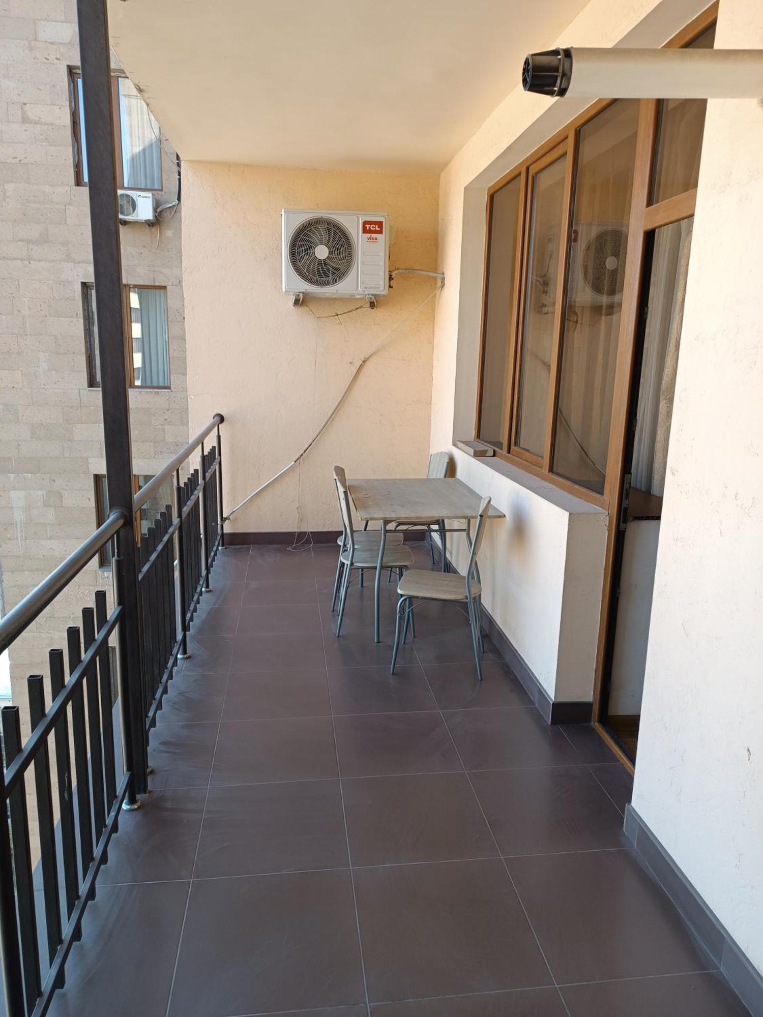 Rent Inn Yerevan On Arami Street Экстерьер фото
