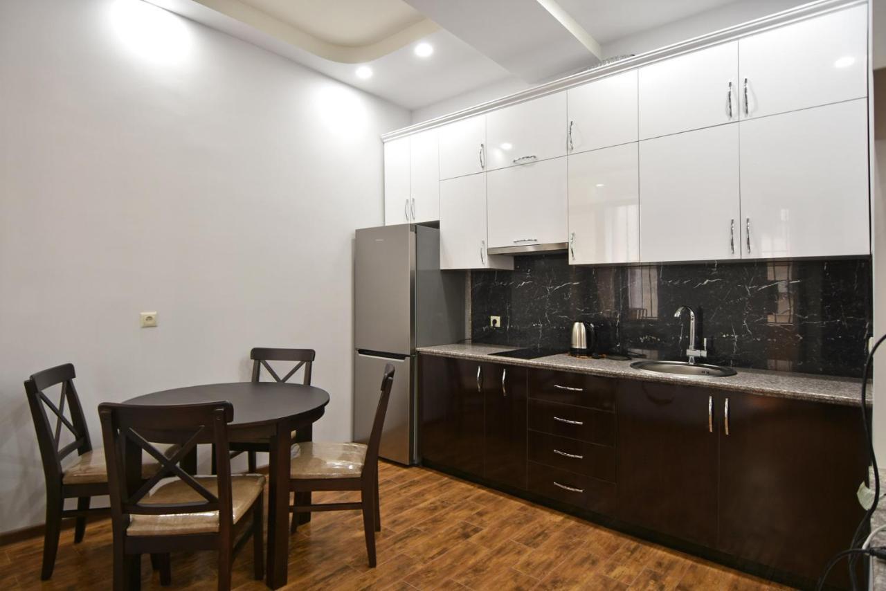 Rent Inn Yerevan On Arami Street Экстерьер фото