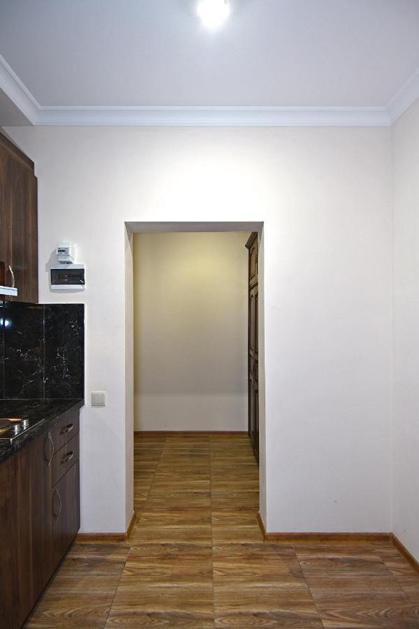 Rent Inn Yerevan On Arami Street Экстерьер фото