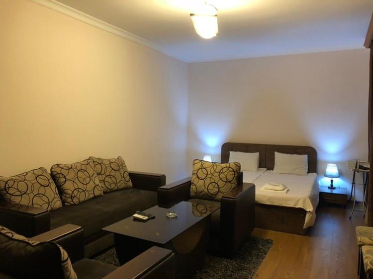 Rent Inn Yerevan On Arami Street Экстерьер фото