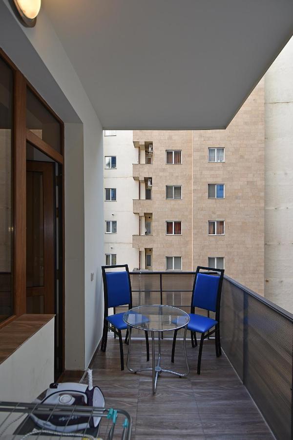 Rent Inn Yerevan On Arami Street Экстерьер фото