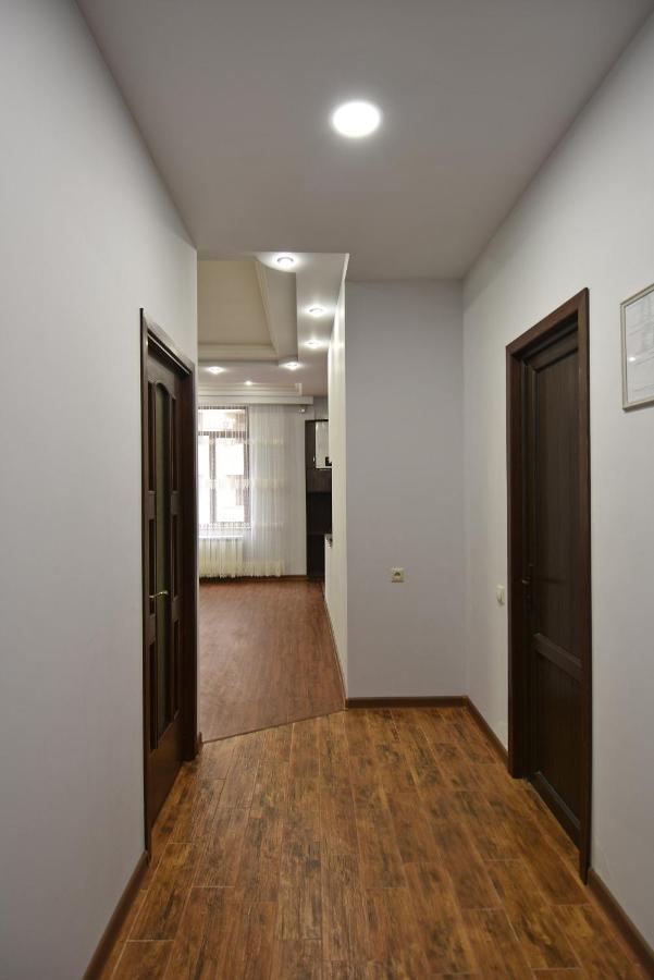 Rent Inn Yerevan On Arami Street Экстерьер фото