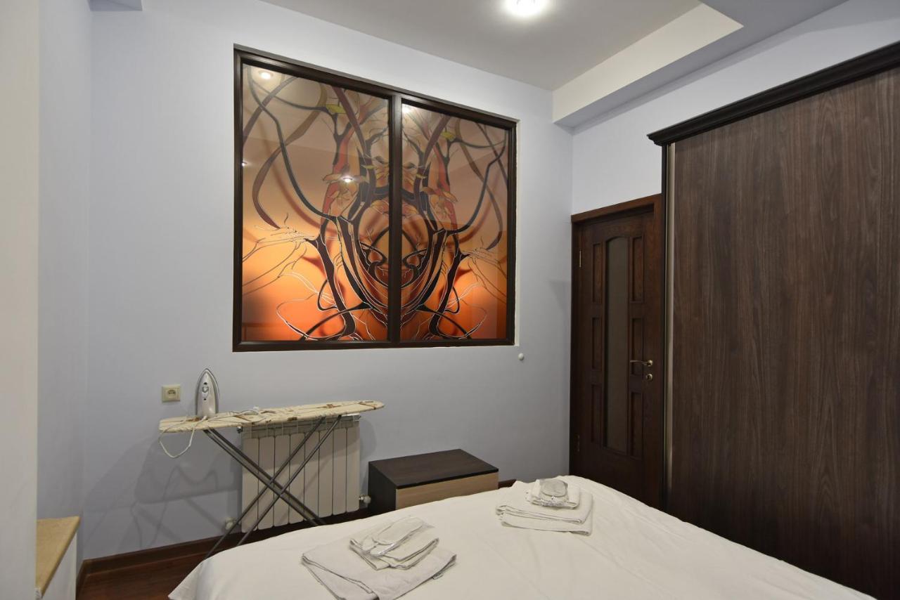 Rent Inn Yerevan On Arami Street Экстерьер фото