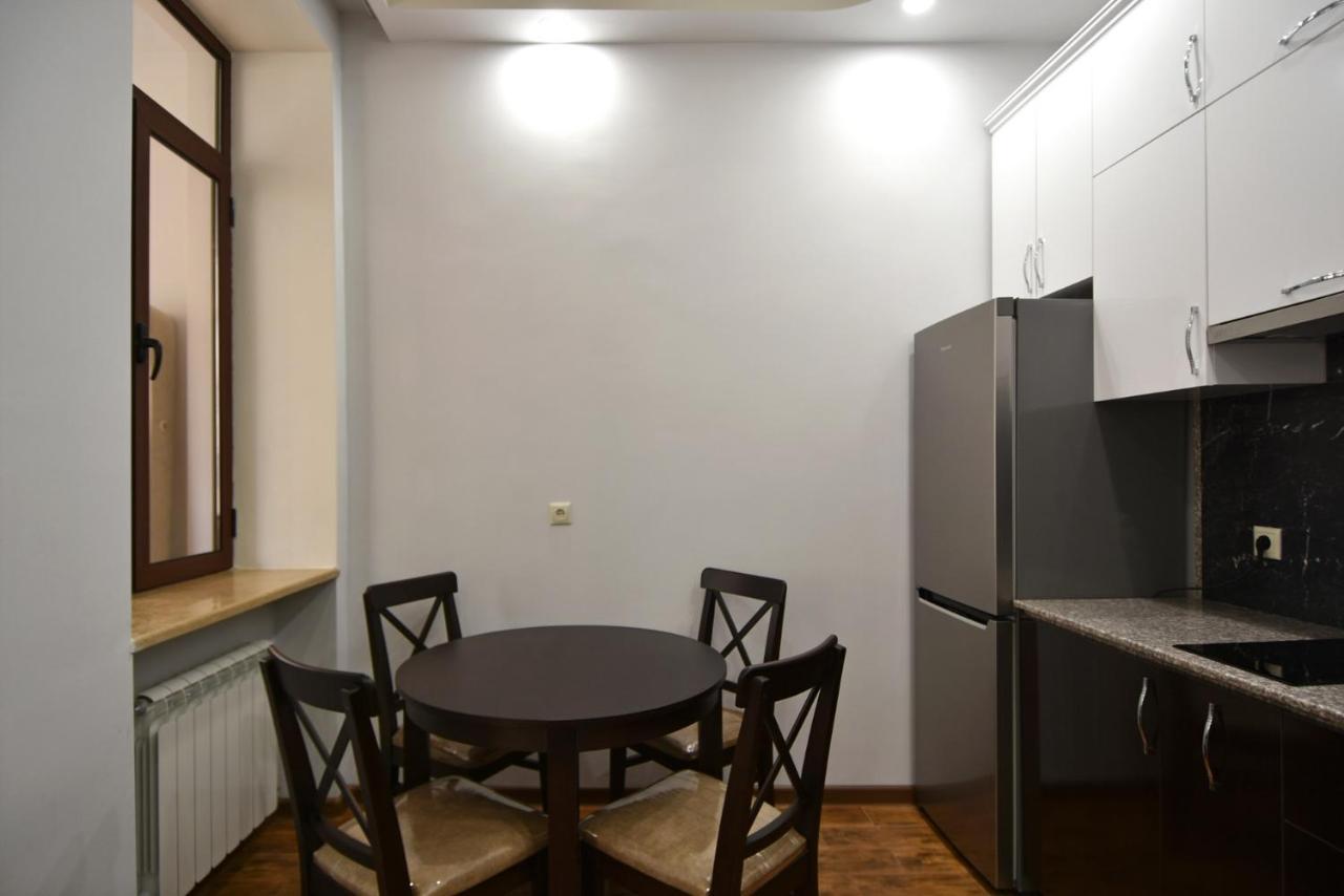 Rent Inn Yerevan On Arami Street Экстерьер фото