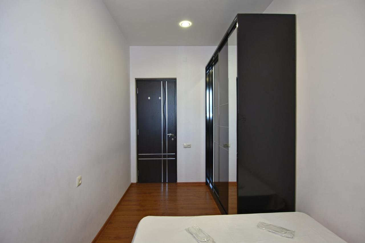 Rent Inn Yerevan On Arami Street Экстерьер фото