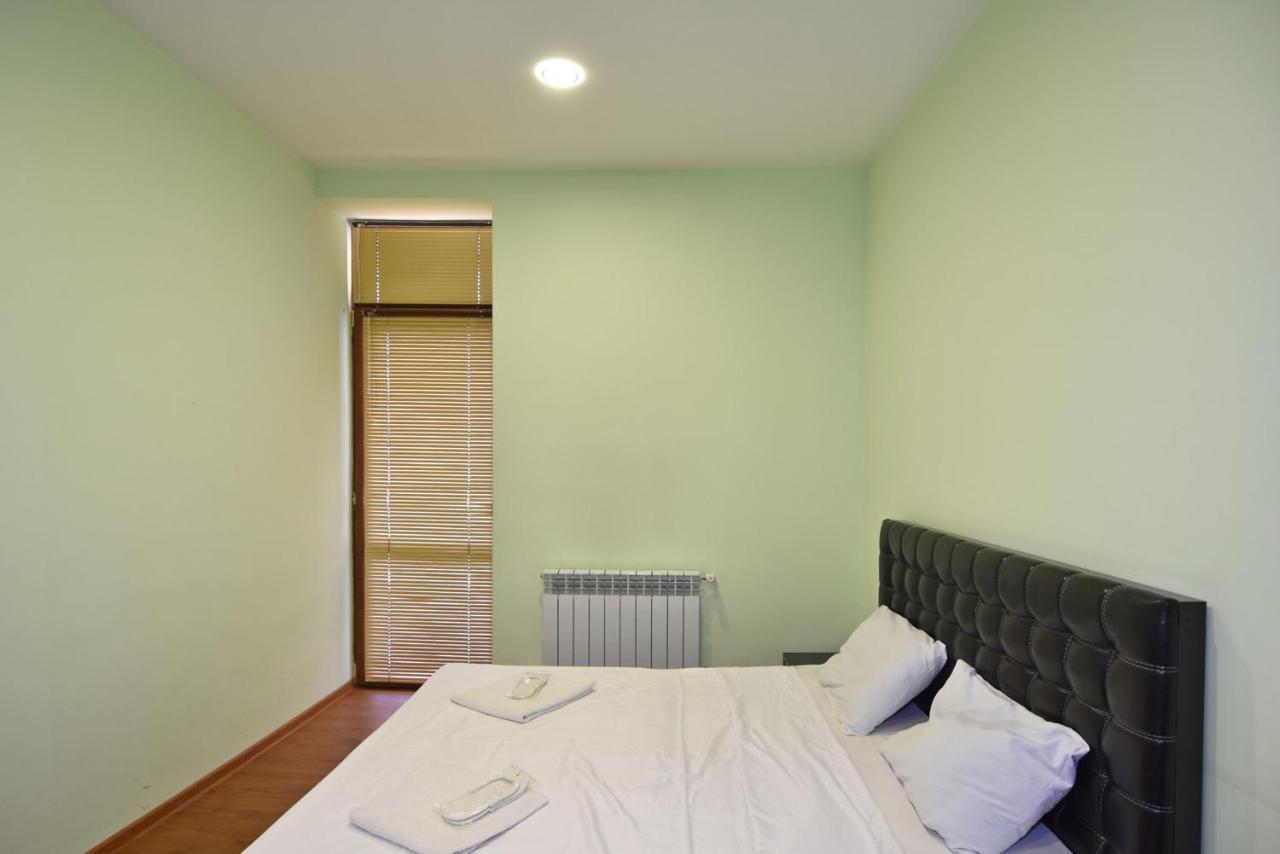 Rent Inn Yerevan On Arami Street Экстерьер фото